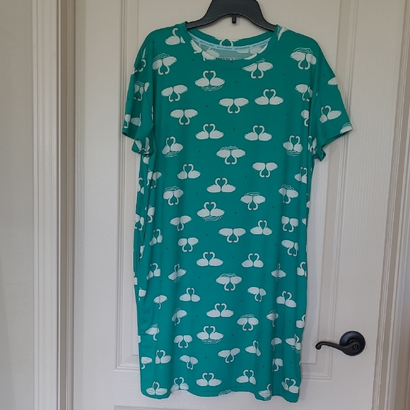 Joyspun Other - JOYSPUN Women's Shortsleeve Swan Print Sleepshirt with Pockets Sz L-XL